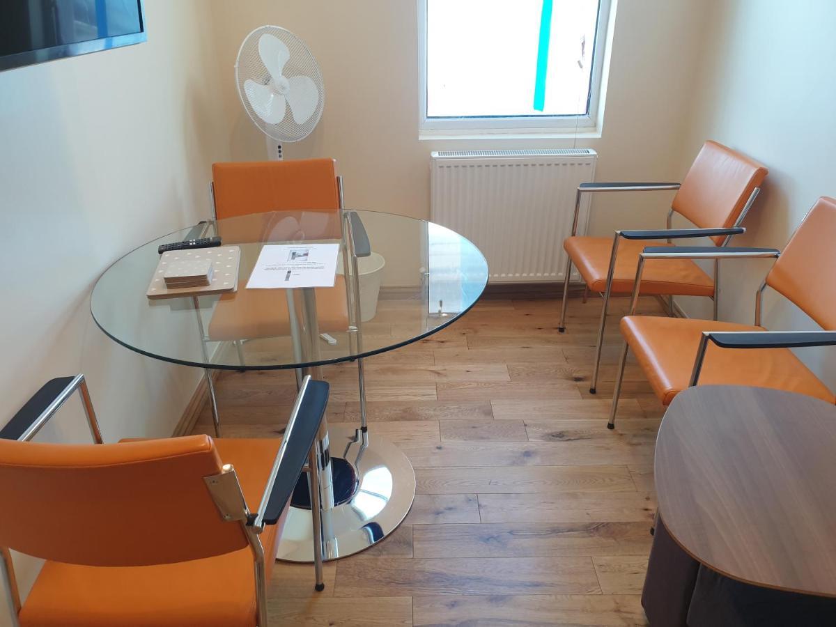 London Luxury Spacious 2 Bedroom Apartment 4 Mins From Ilford Stn. Free Parking Exterior foto